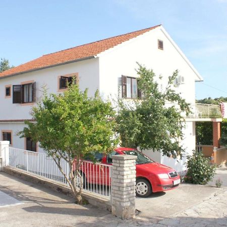 Apartments Slavica - Free Parking Jezera Bagian luar foto