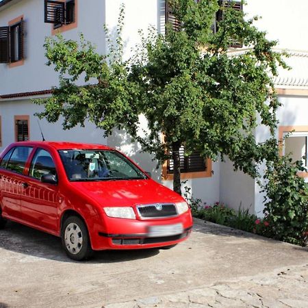 Apartments Slavica - Free Parking Jezera Bagian luar foto