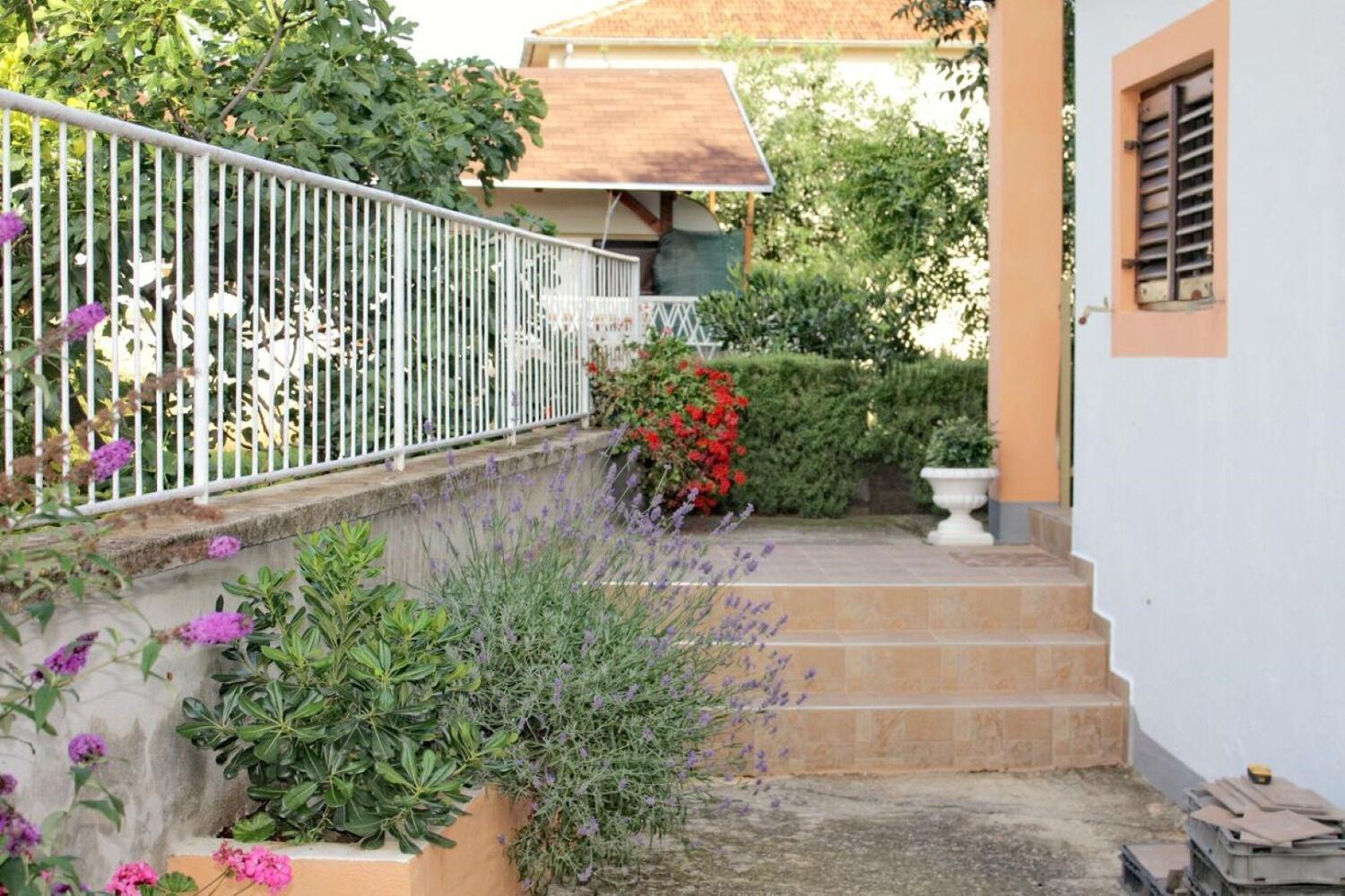 Apartments Slavica - Free Parking Jezera Bagian luar foto